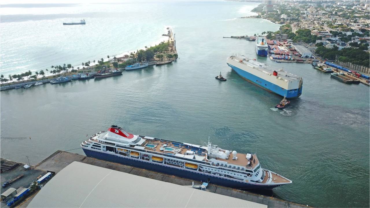 Puertos dominicanos impulsan la economía portuaria y los ingresos de APORDOM.