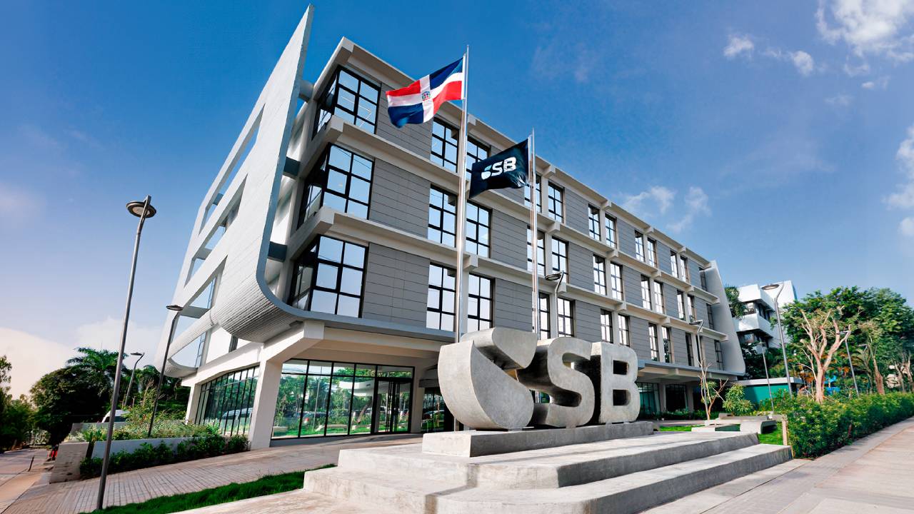La Superintendencia de Bancos (SB) supervisa las entidades del sistema financiero y, a través de ProUsuario, atiende las reclamaciones de los usuarios de servicios financieros.