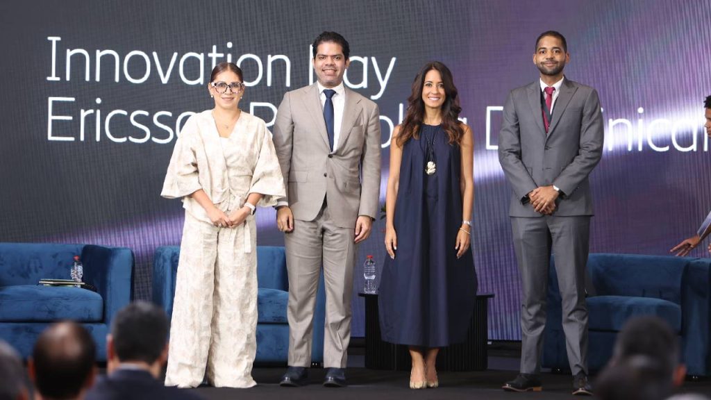 Pamela Araico, Rainier Mallol, Julissa Cruz Abreu y Sandy Ramírez, durante el panel “Retos y oportunidades de la transformación digital en República Dominicana” del Forbes & Ericsson Innovation Day 2026.